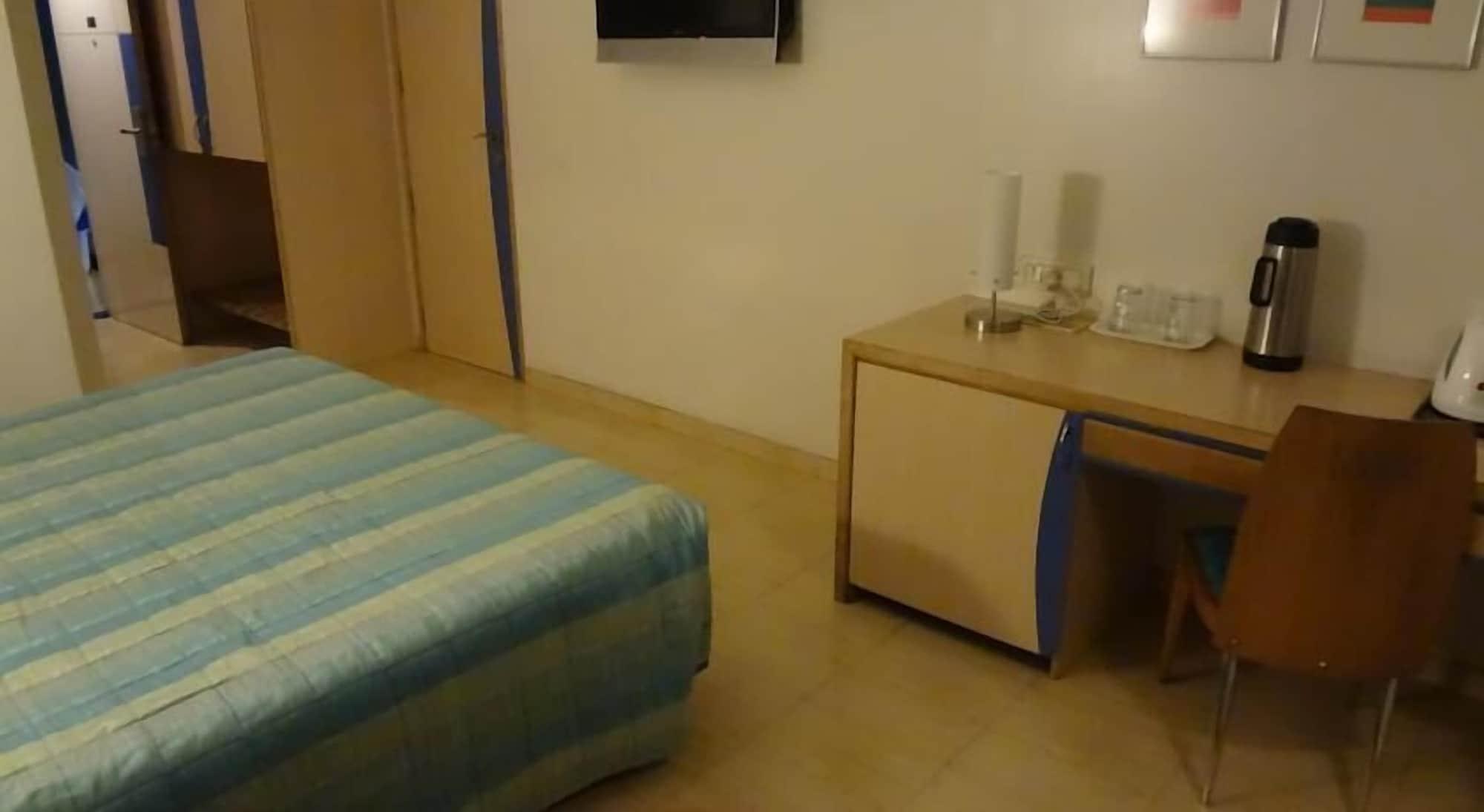 Hotel Suncity Residency Mumbai Exteriör bild