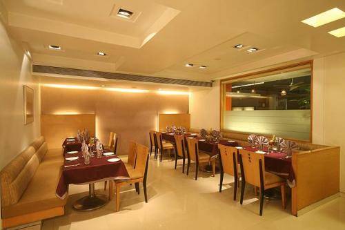 Hotel Suncity Residency Mumbai Exteriör bild